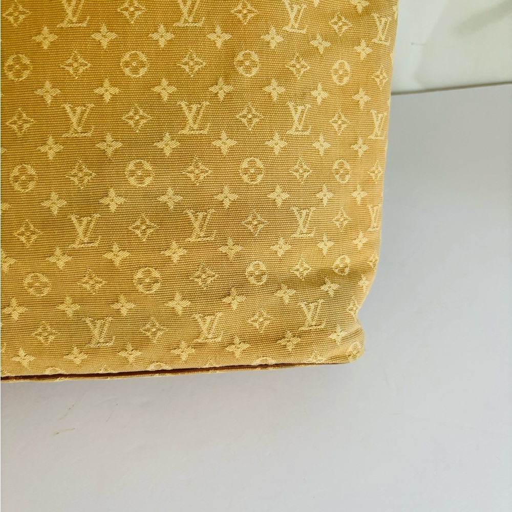Authentic Louis Vuitton Lucille GM - Picture 5 of 15